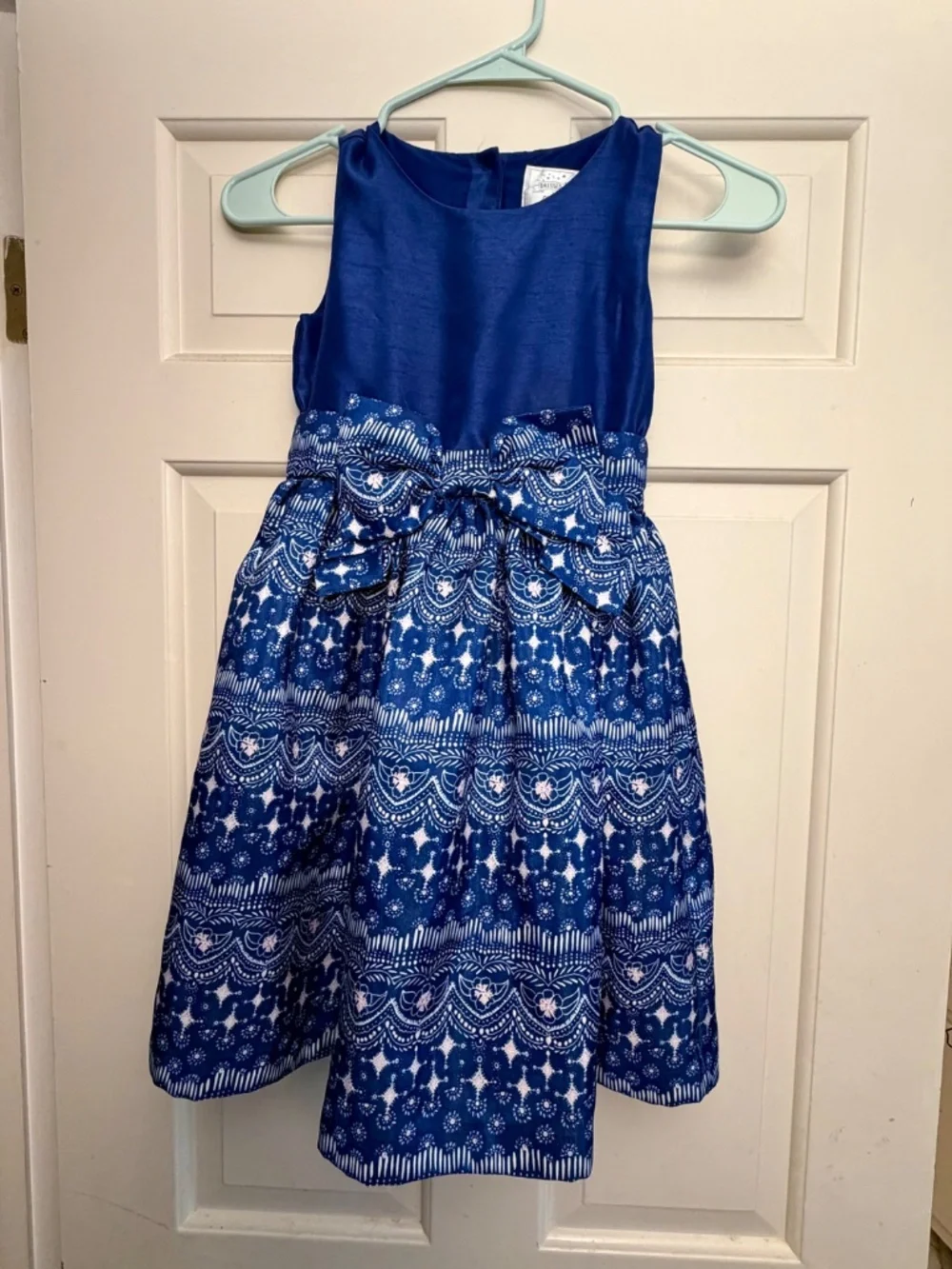 2 matching Gymboree dresses. Size 7, size 6